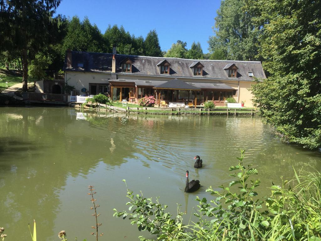 Le Moulin Calme Acomodação com café da manhã Luceau Exterior foto