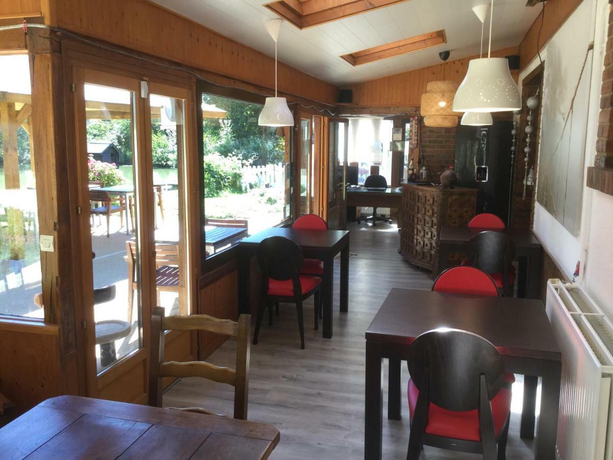 Le Moulin Calme Acomodação com café da manhã Luceau Exterior foto